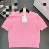 423 2023 Spring Summer Brand Mesmo estilo suéter de manga curta branca rosa tripula