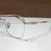 Ny modedesign Square Shape Optical Glasses 8244 Utsökta titanram Retro enkel stil med låda kan göra receptbelagda linser