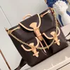 9a Designer Rucksackstil echter Lederausflüge kleine Totes Luxusqualität Frauen Handtaschen 21 cm Kettenbeutel