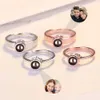 Fedi nuziali 2 pezzi/set Proiezione personalizzata Po Coppia Anello Proiezione personalizzata Po Anello regolabile colore oro/argento per regalo di nozze 231124