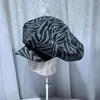 Casquettes de balle Printemps Noir Chapeau octogonal pour femmes Designer Grande version Nuage Rétro Peintre En Gros