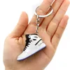 Delicato portachiavi 3D mini sneaker divertente scarpe da basket modello stereoscopico portachiavi fai da te telefono cellulare auto chiave ciondolo regalo