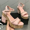 Womens tweed klänningskor sandaler plattform klackar slingbacks sandaler fårskinn justerbar ankel spänne bröllop sko ljus rosa svart med kedje glider casual sko