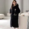 Kvinnors sömnkläder 2023 College Style Winter Super Thicken Flanell Night Dress Women For Sleeping Shower Robe Plaid Bathrobe