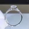 Bagues en grappe poésie du magasin juif princesse carré or blanc Moissanite bague 1ct D VVS mariage de luxe pour les femmes