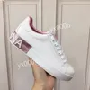 Topp nya herrvarumärkeskvalitetsdesigner dunkar löparskor mode svart vit läder plattform skor utomhus sporttränare andningsbara sneakers