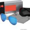 Nya lyxiga solglasögon Män kvinnor Fashion Glasses Retro Sun Glassess Eyewear Shades Oculos med gratis fall och ruta 0126S2