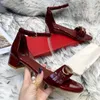 Gancini Ornament Sandal Designer Luxury Women Summer Fashion Outwear Thick Heel Leather Open Toe Sandaler