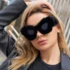 Solglasögon Hip Hop Fluffy Cat Eye Sun Glasses Female Vintage Party Eyewear Winter Söt plysch Solskyddsmedel Roligt cosplay