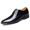 Chaussures habillées en cuir noir bas haut doux hommes couleur unie premium brevet blanc taille de mariage 3848 231124