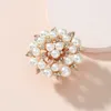 Bagues de cluster Élégant Blanc Perle Cristal Fleur Femmes Bague Bijoux Accessoires De Luxe Grande Fleur Coréenne Zircon Bague De Fiançailles Cadeau De Fête 230424