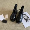 Bottes de créateurs chaussures à lacets plate-forme de combat moto bottine boucle de verrouillage femmes moto militaire hauts talons épais bottines noires en cuir de veau mat semelle à crampons