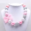 Neue Baby Mädchen klobige Perlenkette mit rosa Schleife süßes Kind Kinder Kaugummi klobige Halskette handgefertigter Schmuck als Geschenk