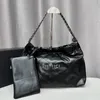 24C Bolso de hombro para mujer de moda 45c 22 Bolsa de basura Cuero Diamante Cuadros Oro Plata Hardware Hebilla de metal Bolso de lujo Matelasse Cadena Bolso cruzado Bolsas de compras