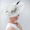 Kvinnor Kentucky Derby Hats Flower Cambric Bridal Hat Wide Brim 3 Colors Wedding Headwear Fashion Head Accessories Formella hattar