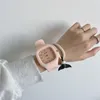 Zegarek na rękę kwadratowy kwarc cyfrowy cyfrowy okręty na nadgarstki gumowy pasek modny wodoodporny zegarowa zegar na rękę dla kobiet