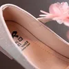 Sneakers Kinderleren meisjesschoenen Shining Flowers Princess voor bruiloft Kinderen Flats Lente zomerjurk 230424