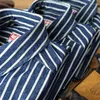 メンズカジュアルシャツソースZhan Chambray for Men Striped Railway Workerシャツビンテージ長袖メンズルーズフィット