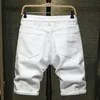 Mäns shorts Sommarmän rippade denim shorts klassisk stil svart vit mode casual smal fit kort jeans manlig märke 230424