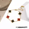 Klasyczny projektanta mody Van Clef Bracelets Branslelets Benkle For Women Elegant 4 Four Leaf Clover Slacket Charm Otrzymanie wysokiej jakości łańcuchy Choker Biżuteria 18k plastowane złote dziewczyny n