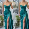 Türkis Meerjungfrau Lange Brautjungfernkleider Schatz Falten Abendgesellschaft Kleid mit Split Sexy Satin Abendkleid für Gäste