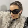 Des lunettes de soleil créatrices pour les femmes de la mode de la mode Y2K surdimension