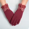 Luvas de cinco dedos Tela de toque de moda Laca quente outono inverno preto preto dedo completo Mittens Mulheres Decorações de arco Hand 2023