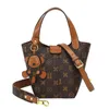 sac de luxe femme new fashiomバケットバッグKawaii女性ハンドバッグクラシック印刷革バッグパーソナリティショルダーバッグクロスボディバッグ