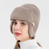 Berety czapki dla kobiet wełniane akrylowe dzianiny grube ciepłe earflap kapelusz pilotek w stylu Maska Man Gorro Brimless Bonnet
