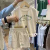 Kläder sätter 100 bomull 1 6 år småbarn pojke koreanska lösa korta ärmshorts 2st sommarsvett absorberande barns kostym 230422