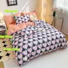 Juegos de cama Juego de corazones encantadores Juego de edredón de perro lindo doble Ropa de cama para niños Sábana de edredón Funda de almohada Edredón suave