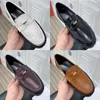 2023 Four Seasons Lazy Loafers British Sandals Womens Designer Luxury Leather Soft Sole Casual Sandal Ladys Fashion Round Bean Non-Slip Shoesサイズ40