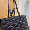 Luxe tas Hoogwaardige kaviaar kalfsleer gewatteerde geruite schoudertas met metalen ketting Designer tas dames normale boodschappentas vintage onderarmhandtas