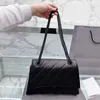 Bolso cruzado ligero de diseñador plateado para mujer, bolsos informales medianos de alta calidad, bolsos de fin de semana