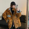 Kvinnors dike rockar leopard tryck koreansk mode reversibel lambwool jacka lös förtjockad fast färg denim topp parkas vinter för kvinnor