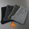 Calças masculinas outono e inverno fino em linha reta elástico denim velo grosso quente jeans casual roupas masculinas moda calças de pelúcia