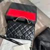 Borsa a tracolla da donna 23A con manzo da 19 cm Designer WOC in pelle Diamond Controllare Hardware argento Filla in metallo MATELASSE CATENA CATENA CROVE CROVE