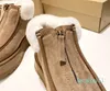 Scarpe classiche da donna con pelliccia smerigliata e vescica di fagioli Riproduzione classica di stivali da neve caldi e casual