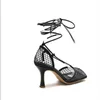 Сандалии кружевные высокие каблуки Женщины сексуальные черные сетевые кожаные квадратные дизайнерские туфли для вечеринки шикарные лодыжки лето