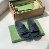 البغال النسائية الفاخرة شريحة داخلية شريحة مسطحة متشابكة من المطاط الرجال الجديد Tazz Slippers Sunny Sandals مصمم أحذية Loafer Sandale Beach Platfor