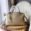 جلد طبيعي luxurys louii حقائب نسائية مربعة حقيبة أزياء غطاء قفل الكتف Crossbody الهاتف الشاطئ مصمم حقائب رسول Bags95