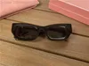 Retro marca de luxo senhoras designer óculos de sol para mulheres mulheres homens homens funky óculos de sol com pernas carta uv400 lente protetora caso original 4vyb
