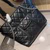 Airport Bag Stylish Women Shoulder Bag 32cm Leather Diamond Check Silver Hardware Metal Buckle Top Luxury Handbag Matelasse Chain Underarm Bag Shopping Travel Bags