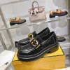 夏のデザイナー旅行カジュアルシューズ2024NEW LOAFERハイキングレザープラットフォームスニーカー女性男性走行ブラックフラットヒールドレスシューズラグジュアリーアウトドアテニスキャリアウォークトレーナー