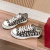 Designerskie buty kobiety trenerzy v trampki wytłaczane buty płócienne Low Top Men skórzane tenisówki Treaker Trainer Drukujący Chunky Buty na zewnątrz