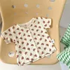 Completi di abbigliamento Set di abbigliamento per la casa sottile estivo per bambini T-shirt monopetto confortevole per bambini Top di cartoni animati per bambini Pantaloncini di cotone larghi Ragazza carina