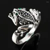 Cluster Rings Vintage Fashion Jumping Frog Exaggerated Ring Silver Plated Green Stone Animal For Men Women Punk Party Birthday Jewelry