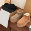 Womens Winter Wool Boots مقاومة للثلوج مصمم حذاء مصمم أحذية كلاسيكية منصة نساء أعلى أحذية أعلى سميكة من أحذية حذاء دافئ حجم 35-39-40 US4-US9 مع صندوق