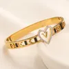 Boutique Bangle Designer Luxury Love Jewelry 18K Gold Plated Women Charm Diamond Bangle Romantic Style Womens Gift Armband med Box