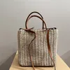 Vrouwenontwerper Strawtote tassen voor mannen Casual kantoor koppelingsportebeursontwerpers Raffia geweven crossbody tas luxe handtassen brief lo bakken